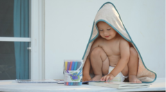 KIDS HANDDOEKEN EN BADJASSEN